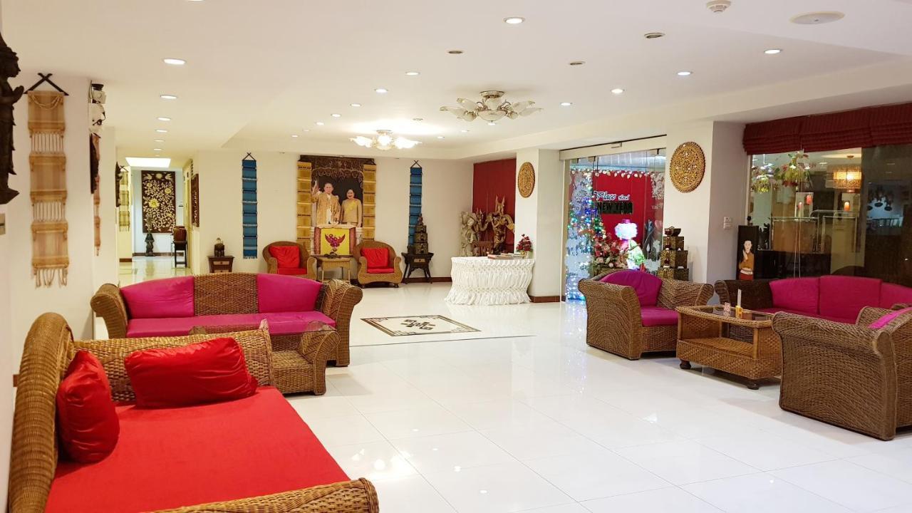 Win Place Hotel Chiang Mai Exterior foto