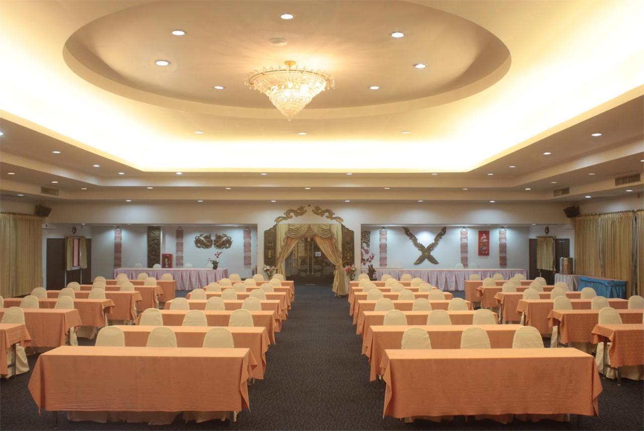 Win Place Hotel Chiang Mai Exterior foto